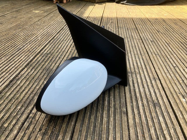 Toyota Aygo 05-14 Door Wing Mirror Manual Fold White New Driver Side O/S R/H